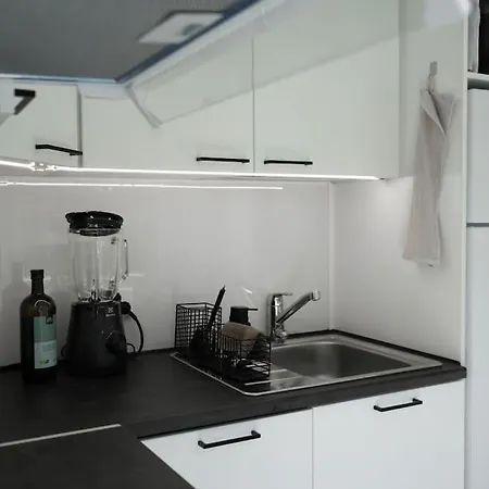 Tyylikaes Hyvin Varusteltu Asunto. Oma Autopaikka. *