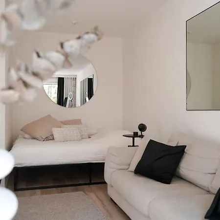 Apartamento Tyylikaes Hyvin Varusteltu Asunto. Oma Autopaikka. Salo (Salo)