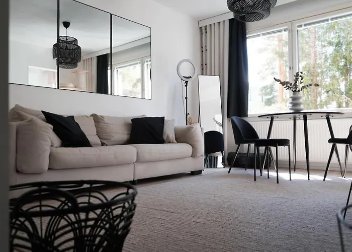 Tyylikaes Hyvin Varusteltu Asunto. Oma Autopaikka. *