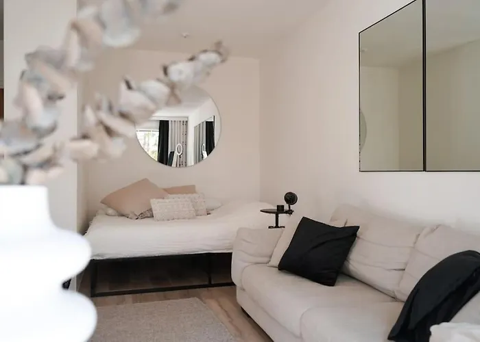 Lejlighed Tyylikaes Hyvin Varusteltu Asunto. Oma Autopaikka. Salo (Salo)