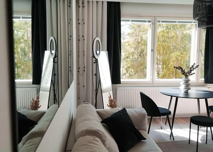 Lejlighed Tyylikaes Hyvin Varusteltu Asunto. Oma Autopaikka. *